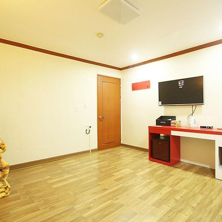 Picasso Motel Haeundae Пусан Екстер'єр фото