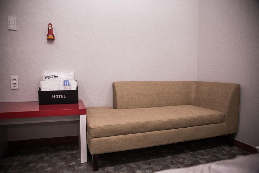Picasso Motel Haeundae Пусан Екстер'єр фото